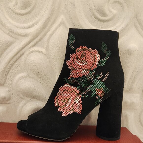 Donald Pliner "Barri" Suede Leather Open Toed Booties. NIB. Size: various - Picture 6 of 16